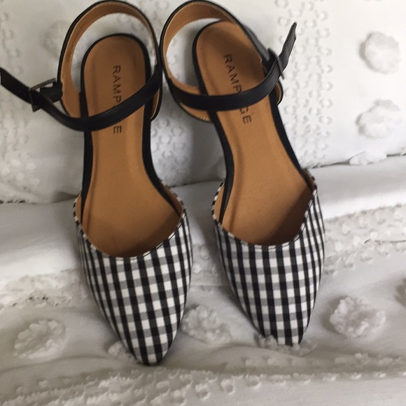 Black /white checked shoes - Picture 1 of 3